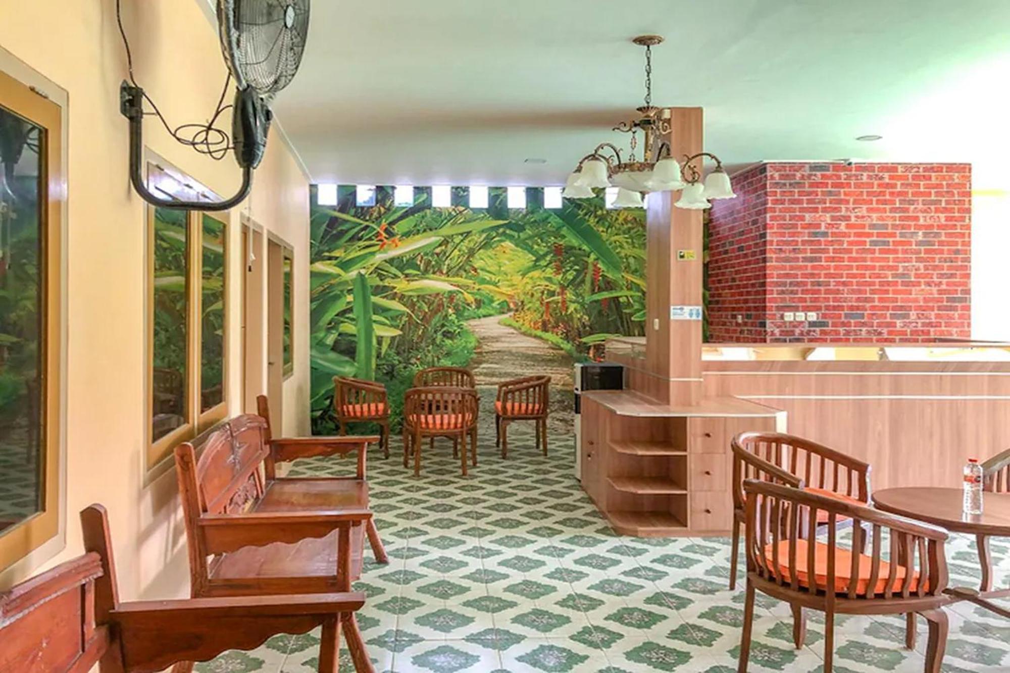 Adisa Homestay Маланг Екстериор снимка